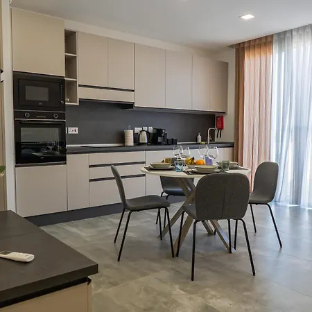 Gibi & Lumo Apartment's By Eldi