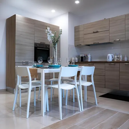 Gibi & Lumo Apartment's By Eldi