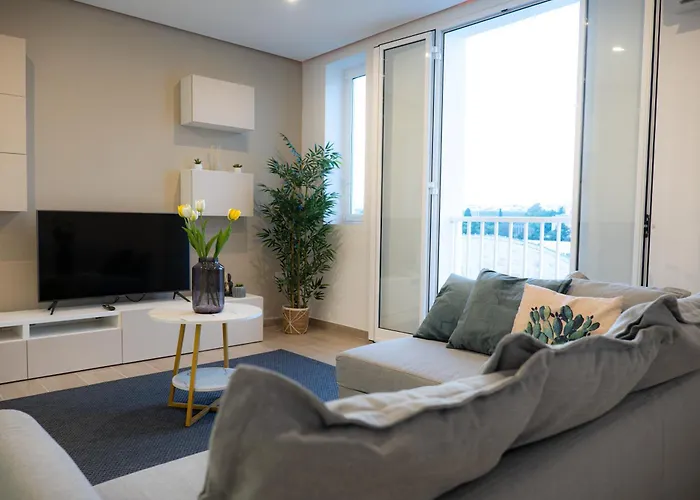 Gibi & Lumo Apartment's By Eldi アパート *