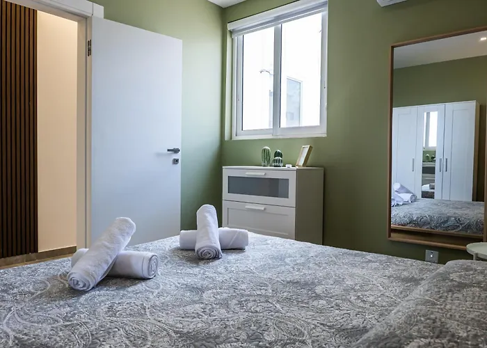 Gibi & Lumo Apartment's By Eldi דירה